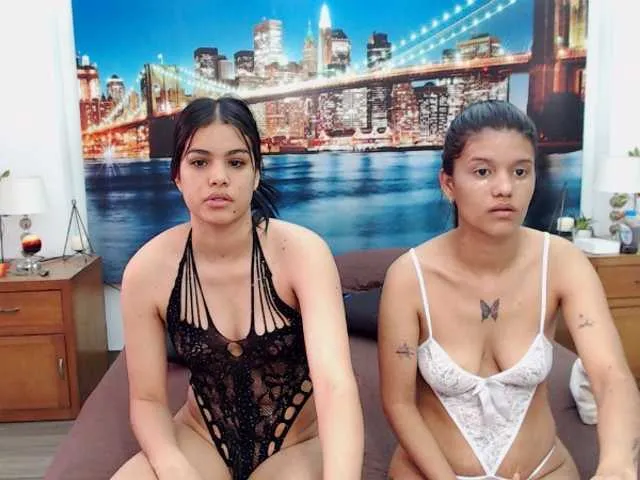 Live sex webcam photo for KendraAndMishel #290621692