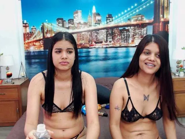 Live sex webcam photo for KendraAndMishel #290628954