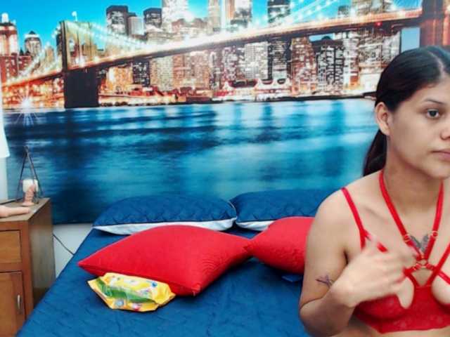 Live sex webcam photo for KendraAndMishel #291133500