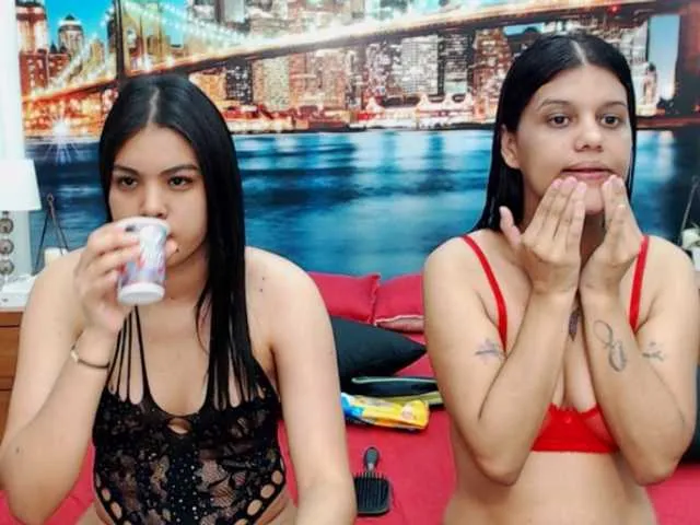 Live sex webcam photo for KendraAndMishel #291353598