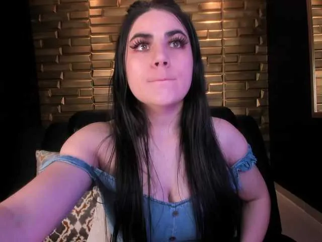 Live sex webcam photo for KendraClark #273321070