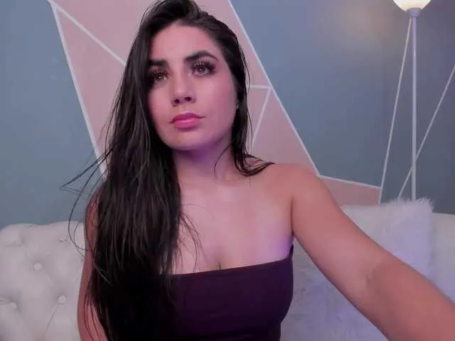 Live sex webcam photo for KendraClark #273631316