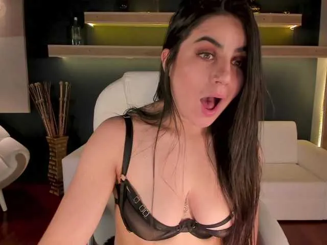 Live sex webcam photo for KendraClark #275375834