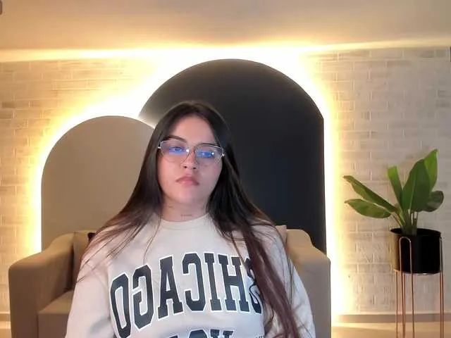 Live sex webcam photo for KendraClark #277405877