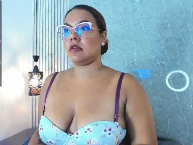Live sex webcam photo for KendraCurvy #277650697