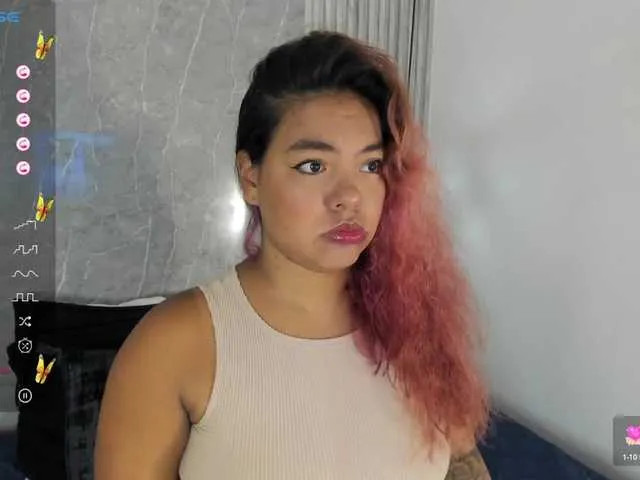 Live sex webcam photo for KendraCurvy #277887301