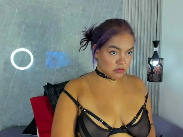 Live sex webcam photo for KendraCurvy #277940936