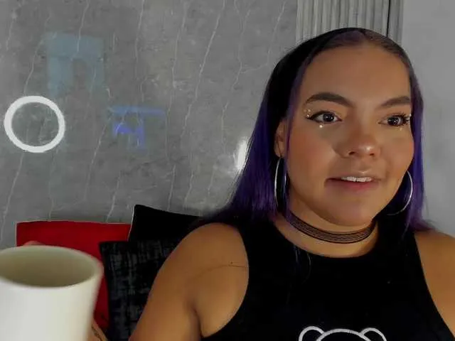 Live sex webcam photo for KendraCurvy #277957787