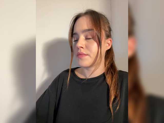 Live sex webcam photo for Kendrali #292335423