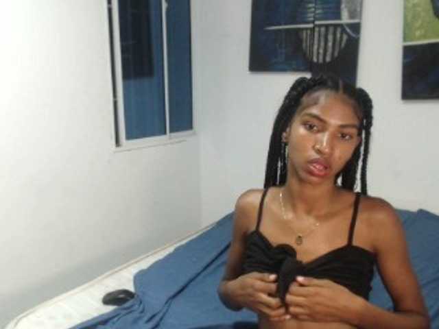 Live sex webcam photo for KeniaFoxxx #272558897