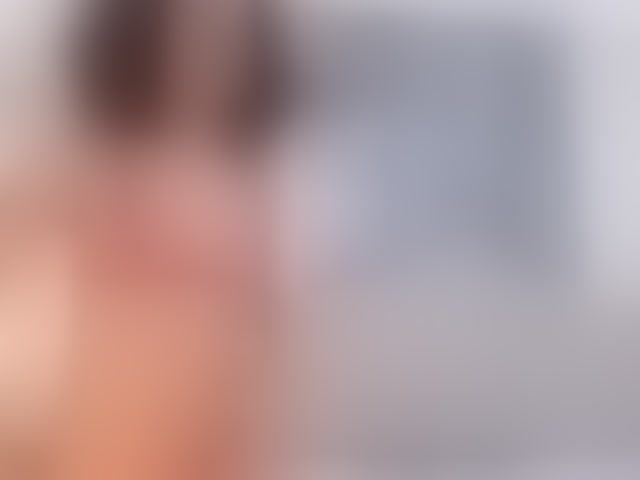 Live sex webcam photo for KenndraRose #293049379
