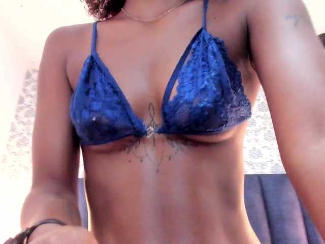 Live sex webcam photo for KenndraRose #293687281
