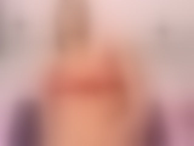 Live sex webcam photo for KenndraRose #294071841