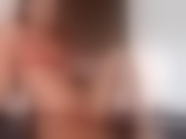 Live sex webcam photo for KenndraRose #294137456