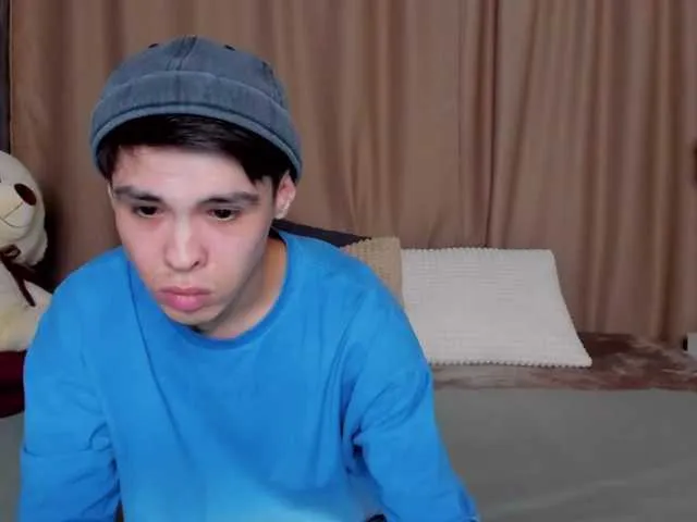 Live sex webcam photo for KennyBoyd #288884268