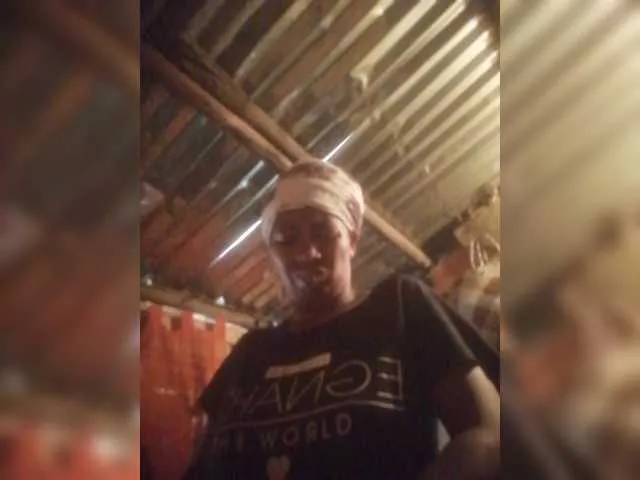 Live sex webcam photo for Kentia1 #276673464