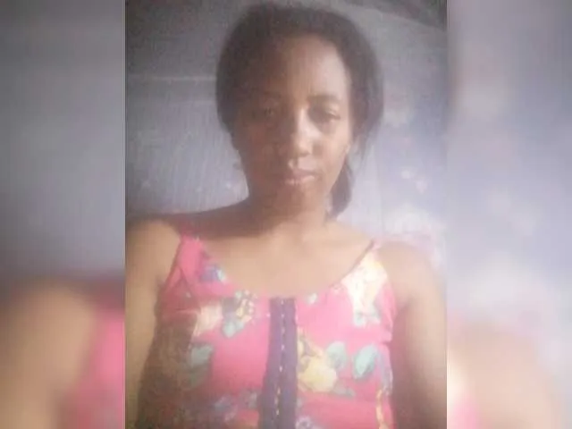 Live sex webcam photo for Kentia1 #276677186