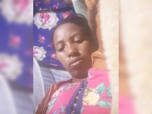 Live sex webcam photo for Kentia1 #276684711