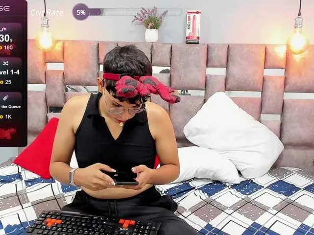 Live sex webcam photo for Kenziie #277000935