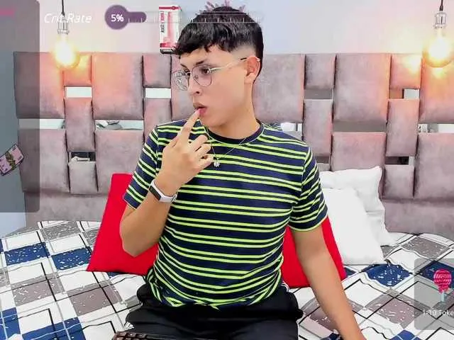 Live sex webcam photo for Kenziie #277003975