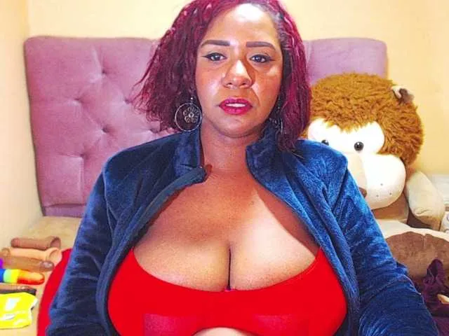 Live sex webcam photo for KenzyStone #277215183