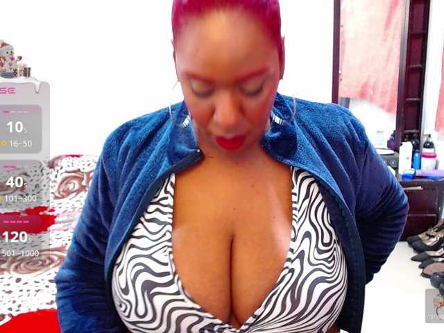 Live sex webcam photo for KenzyStone #290182596