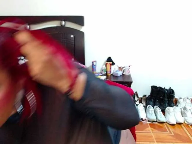 Live sex webcam photo for KenzyStone #291540555