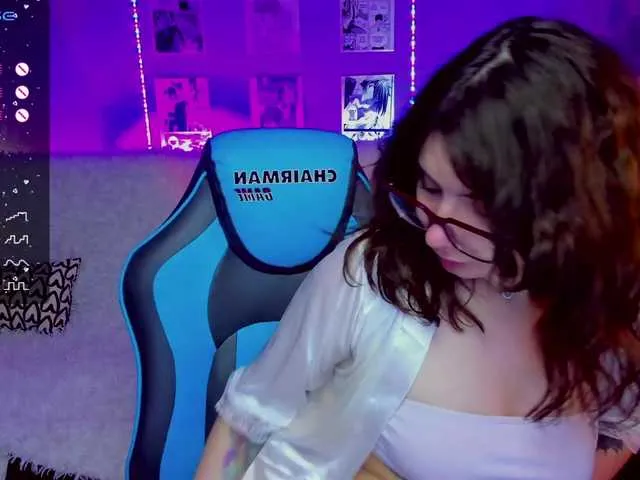 Live sex webcam photo for KerryDi #277741035
