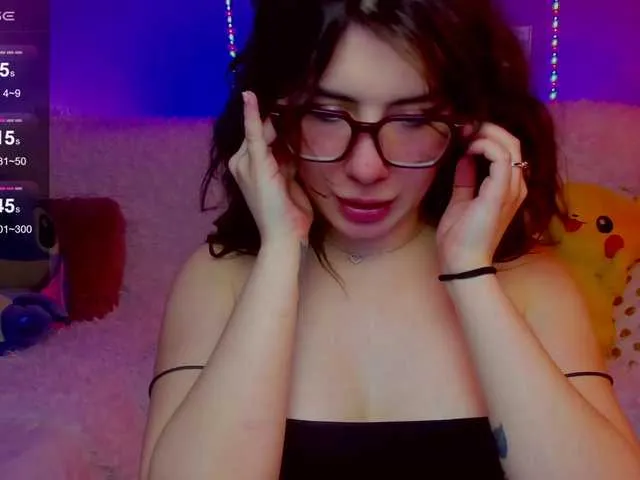 Live sex webcam photo for KerryDi #277932167