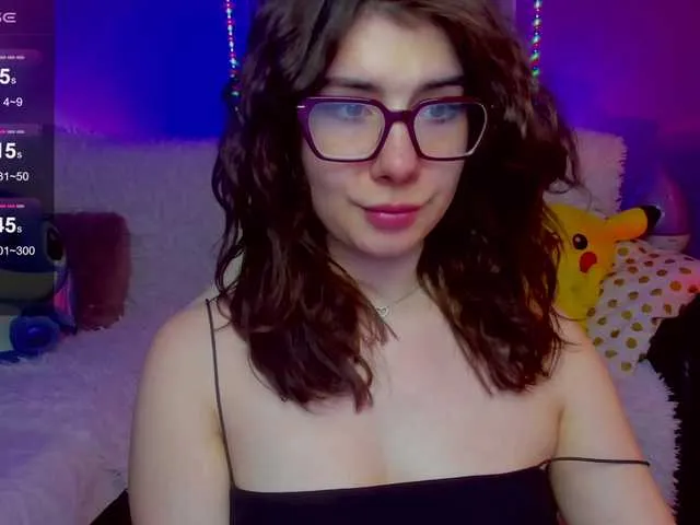 Live sex webcam photo for KerryDi #277933656