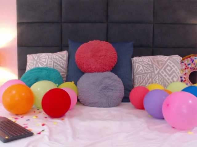 Live sex webcam photo for KerryParisi #276141245