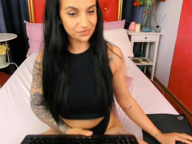 Live sex webcam photo for KessyJoo #291292086