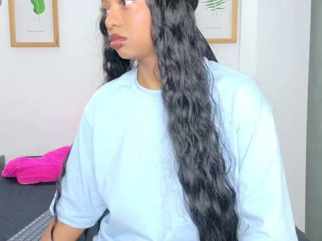 Live sex webcam photo for KetraWesttt #291449543