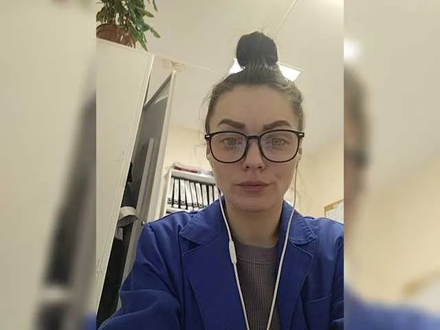 Live sex webcam photo for Kettihoff #277438263