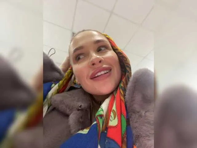 Live sex webcam photo for KettyPretty25 #271699301