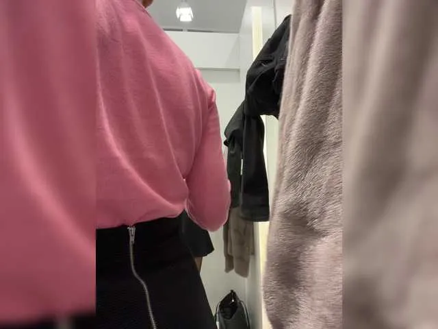 Live sex webcam photo for KettyPretty25 #271791216