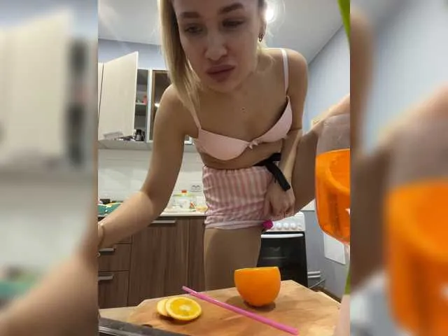 Live sex webcam photo for KettyPretty25 #271854219