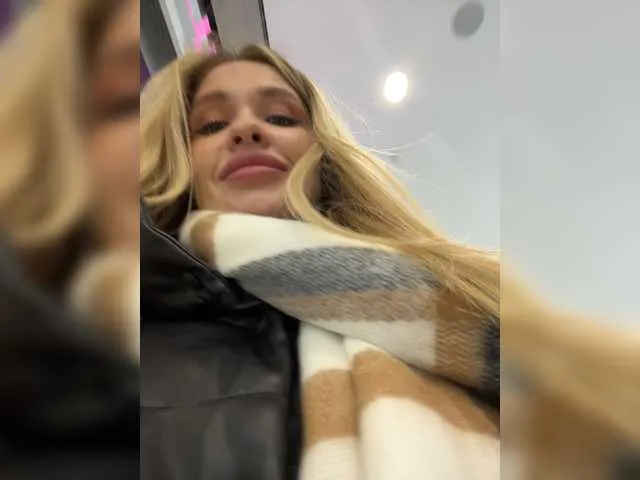 Live sex webcam photo for KettyPretty25 #271871899