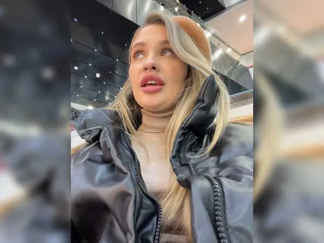 Live sex webcam photo for KettyPretty25 #271934885