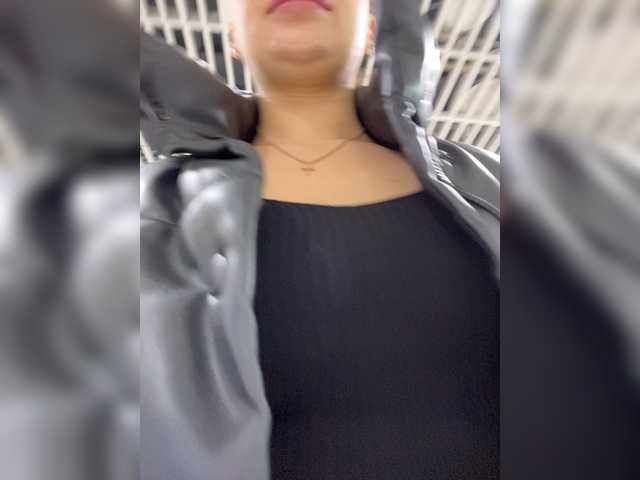 Live sex webcam photo for KettyPretty25 #272360108