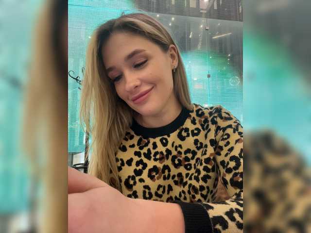 Live sex webcam photo for KettyPretty25 #272400669