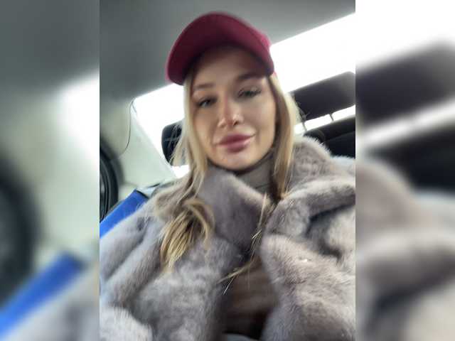 Live sex webcam photo for KettyPretty25 #272660187