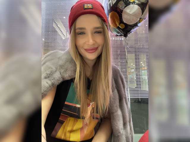 Live sex webcam photo for KettyPretty25 #272722120