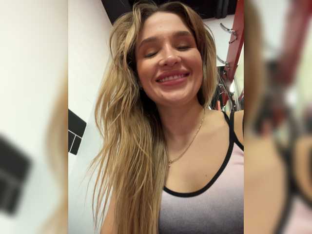 Live sex webcam photo for KettyPretty25 #272725001