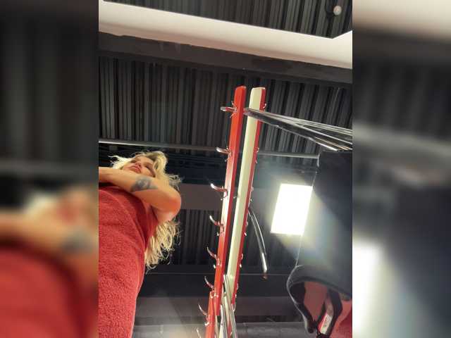 Live sex webcam photo for KettyPretty25 #272828138