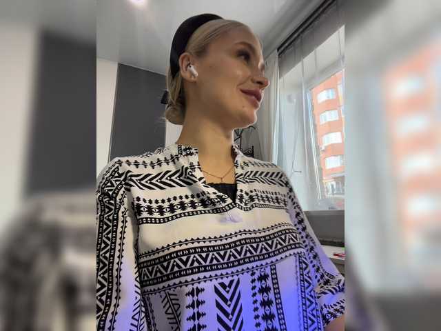 Live sex webcam photo for KettyPretty25 #273601354