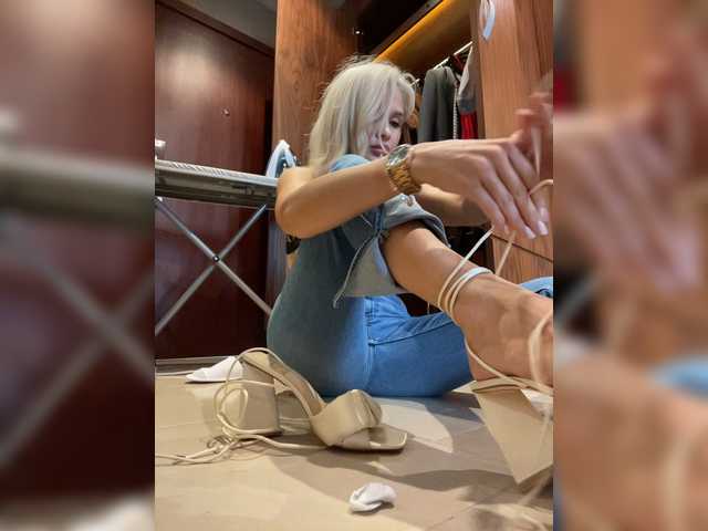 Live sex webcam photo for KettyPretty25 #273751935