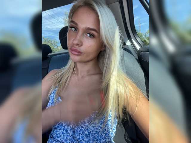 Live sex webcam photo for KettyPretty25 #273897330