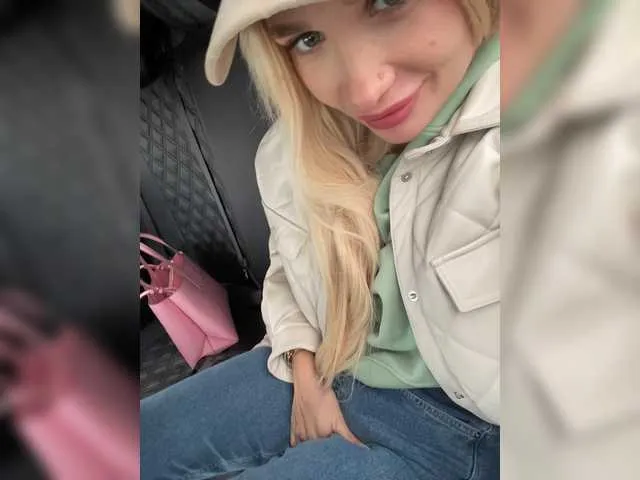 Live sex webcam photo for KettyPretty25 #274849475