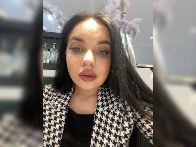 Live sex webcam photo for KettyPretty25 #277262070